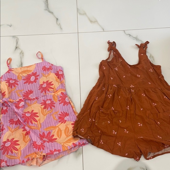 Girls Floral and Solid Romper Set size large - Picture 3 of 11